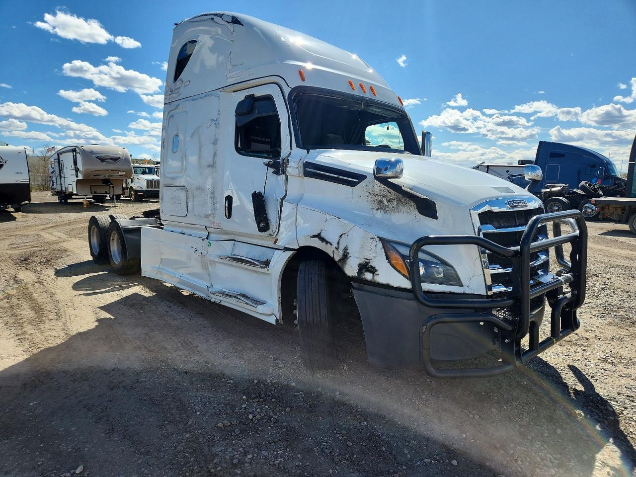 Salvage Freightliner Cascadia 126 Image