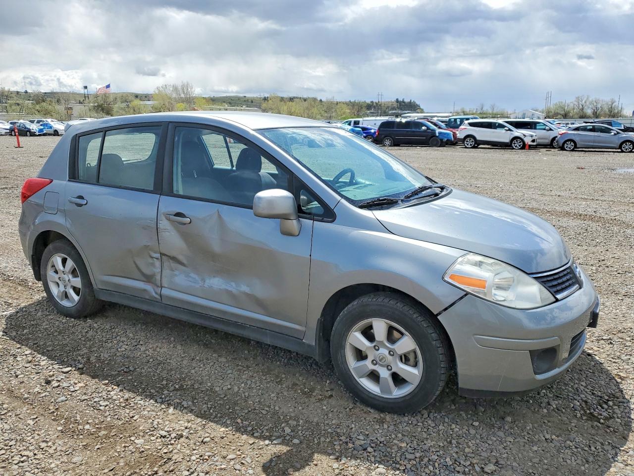 Nissan Versa 1.8 S