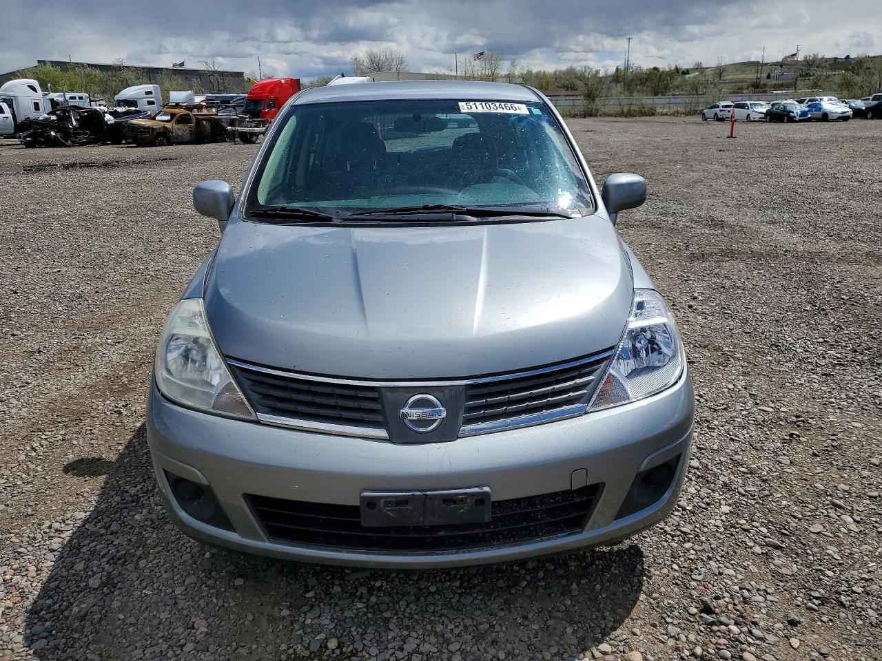 Nissan Versa 1.8 S