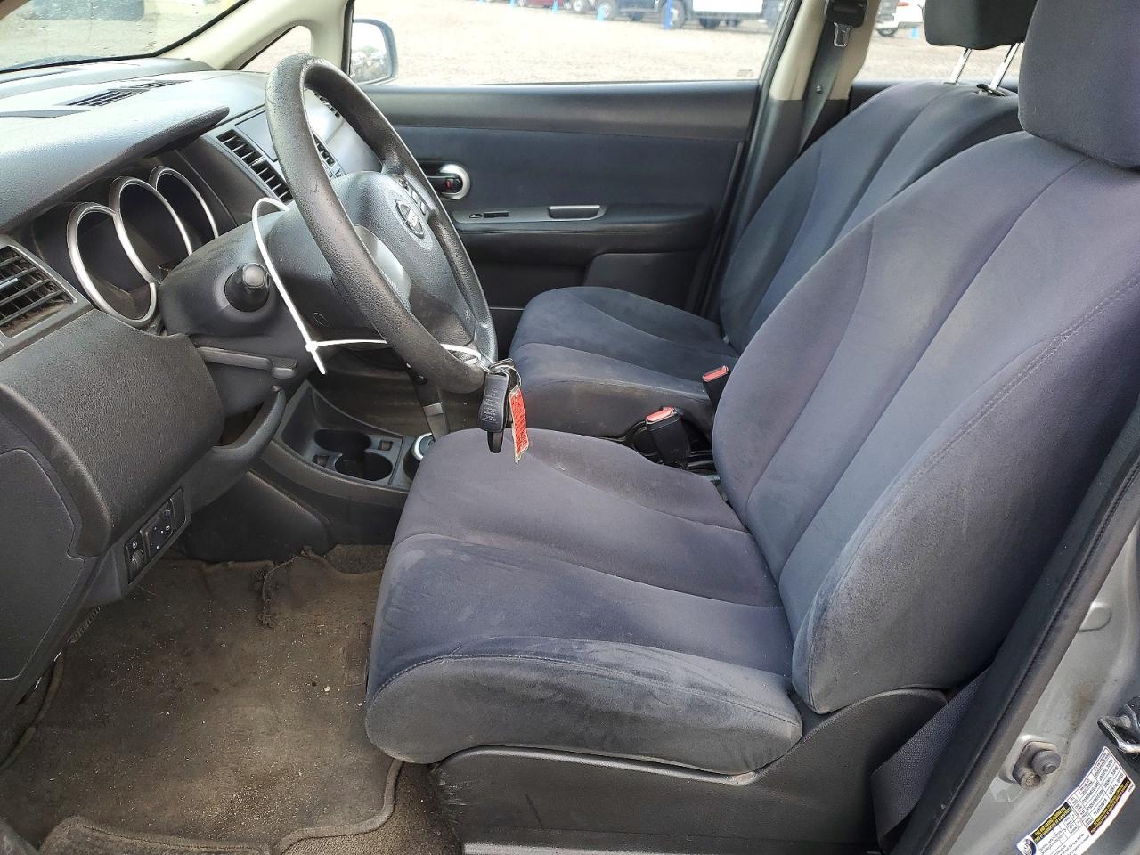Nissan Versa 1.8 S