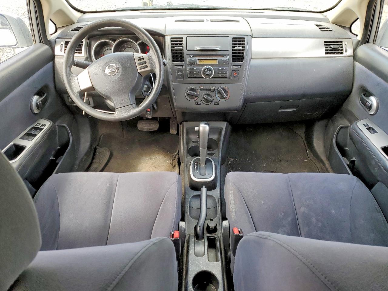 Nissan Versa 1.8 S