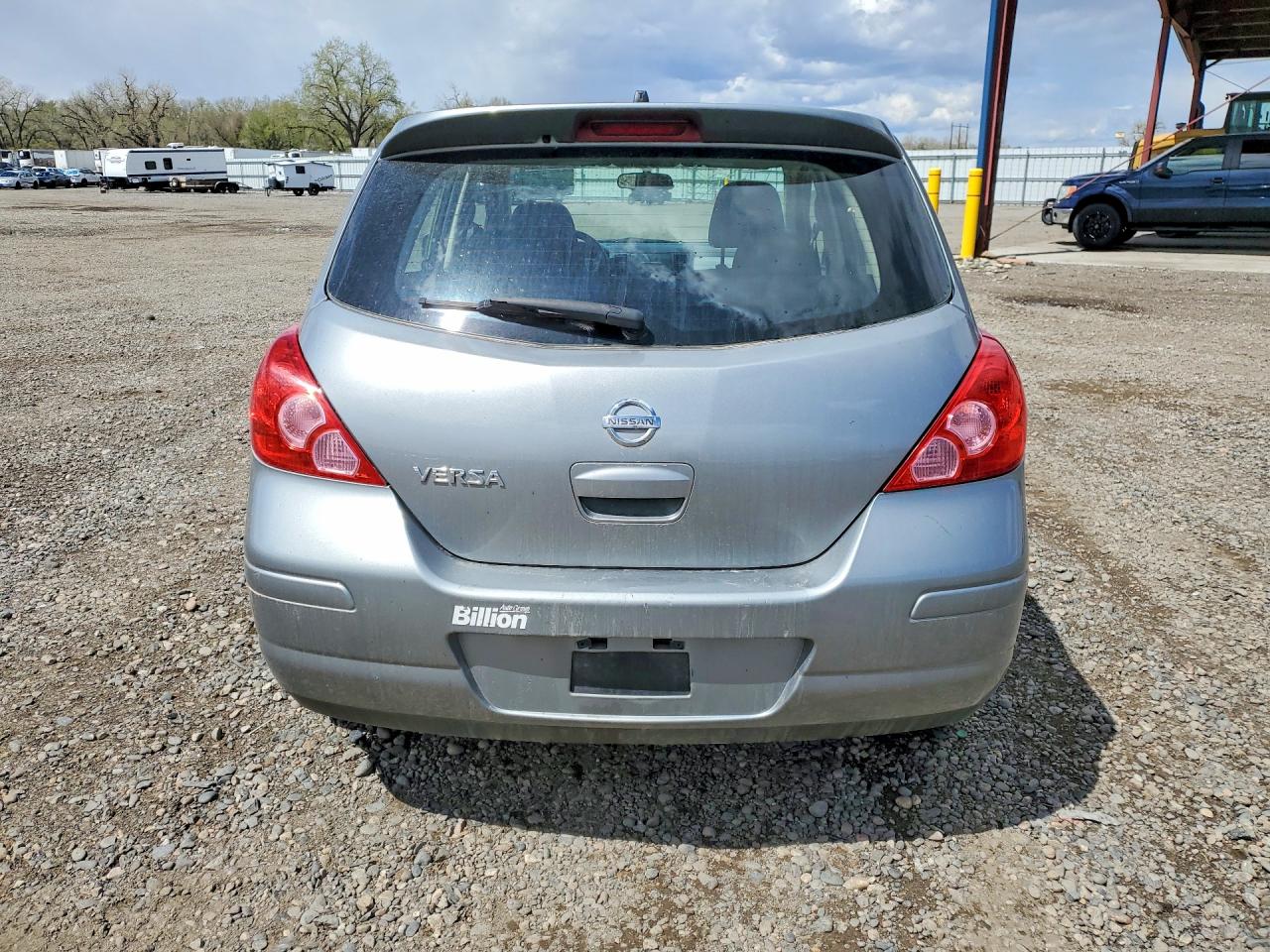 Nissan Versa 1.8 S