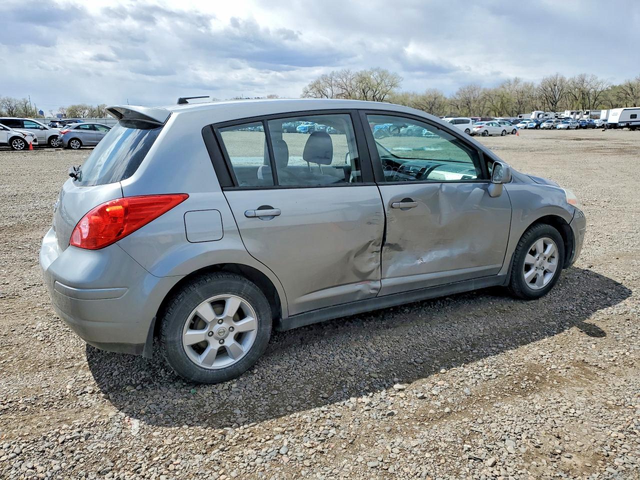 Nissan Versa 1.8 S