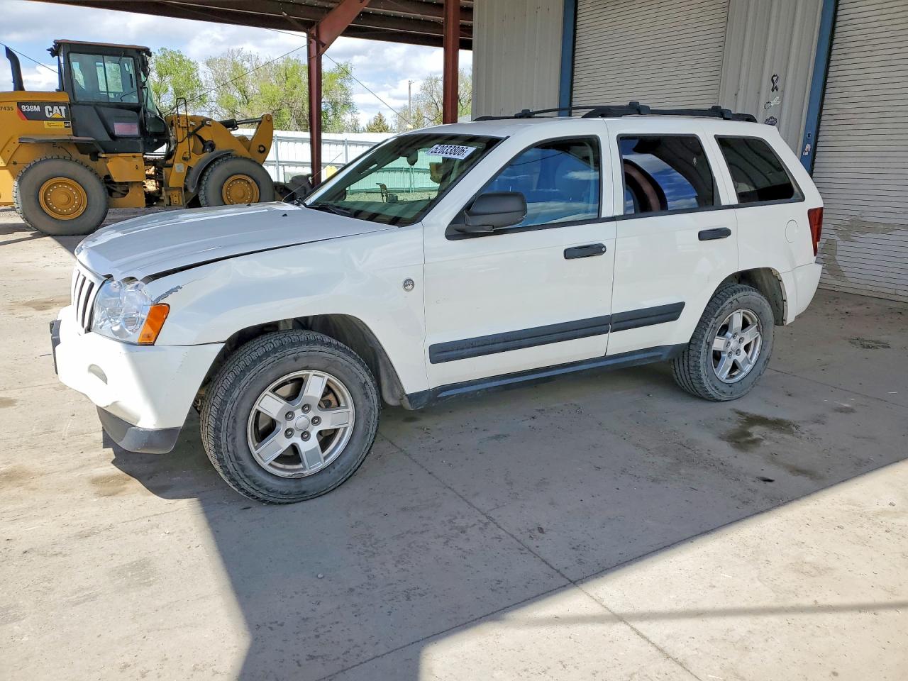 Salvage Jeep Grand Cherokee Image
