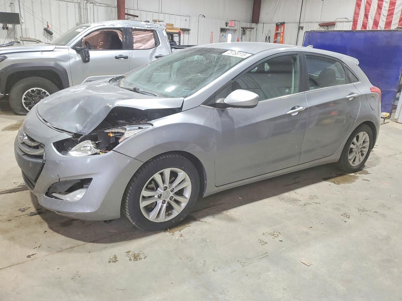 Salvage Hyundai ELANTRA Image