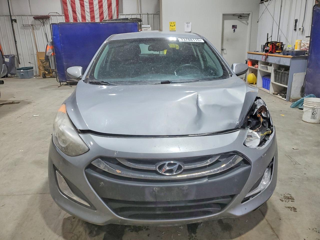 Hyundai ELANTRA Base