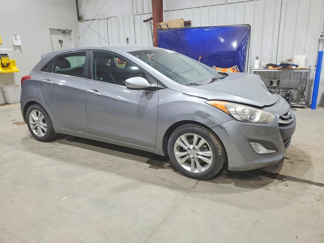 Hyundai ELANTRA Base
