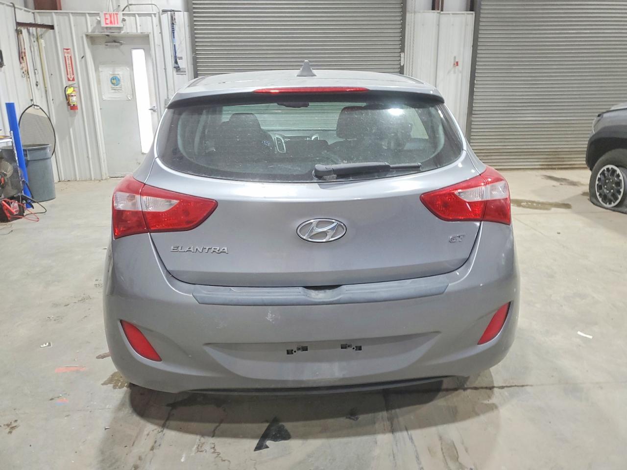 Hyundai ELANTRA Base