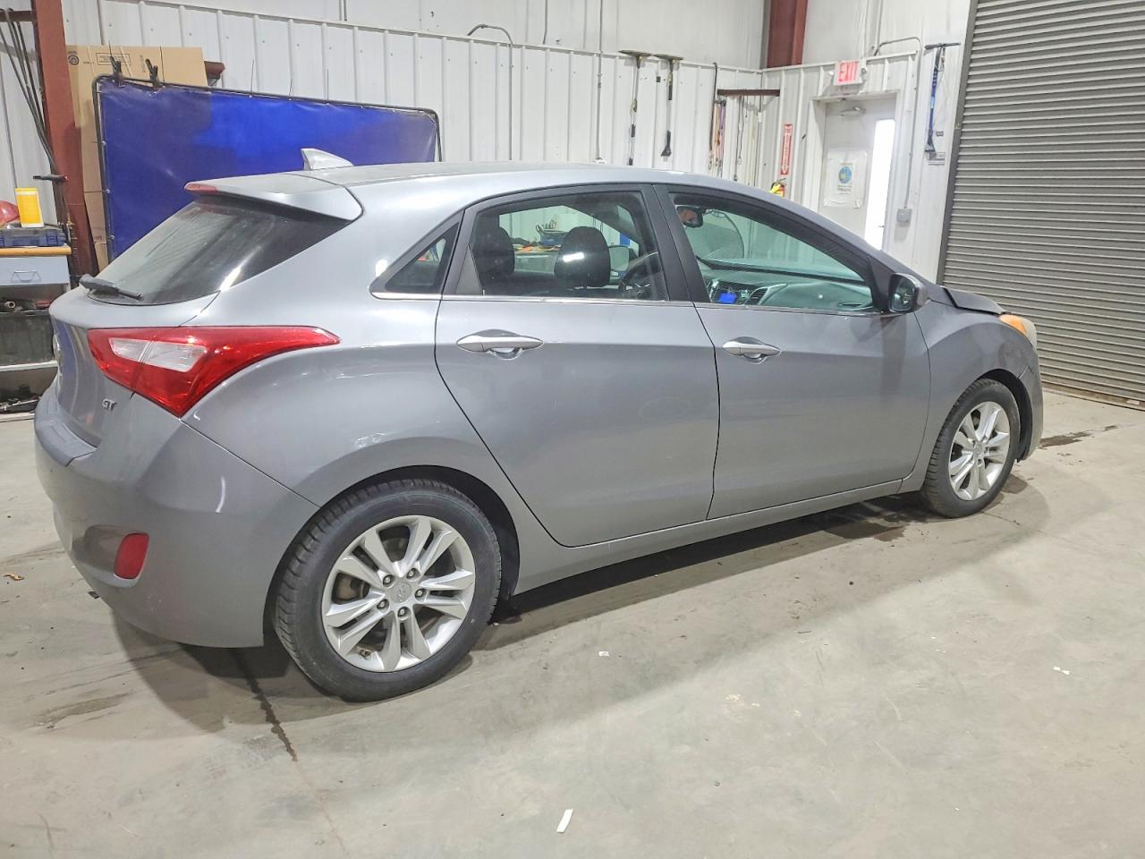 Hyundai ELANTRA Base