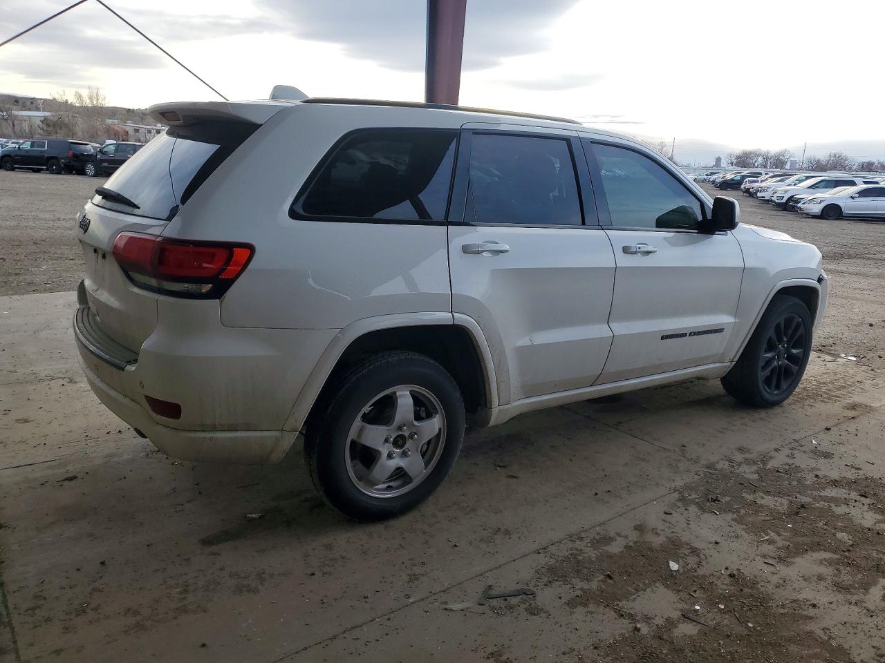 Jeep Grand Cherokee Laredo