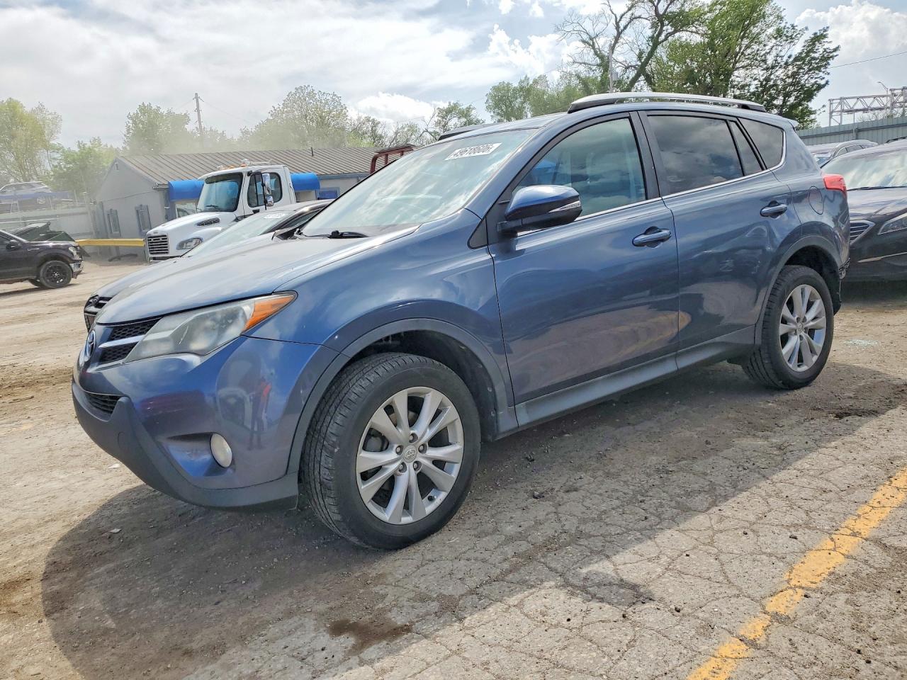 Salvage Toyota RAV4 Image