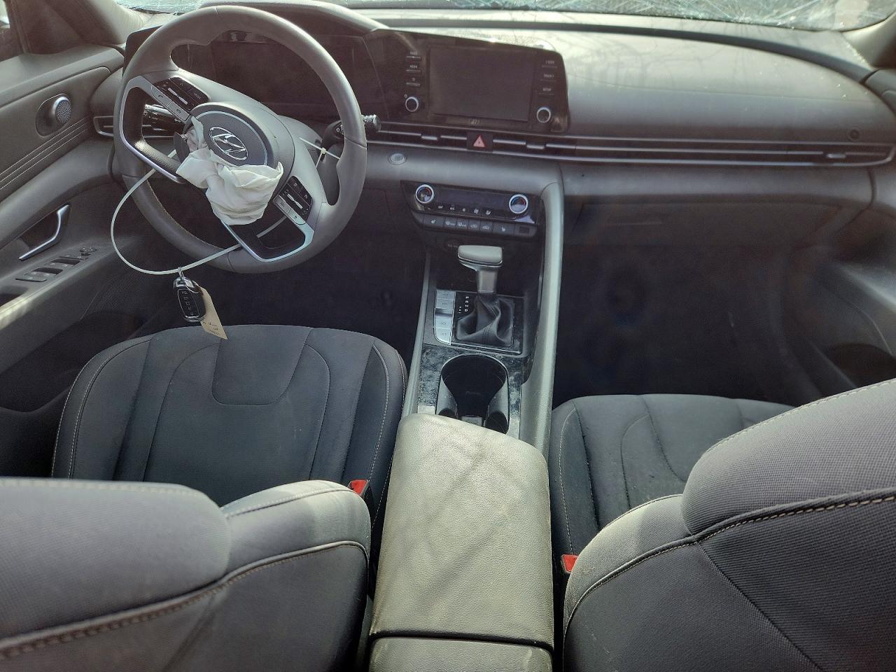 Hyundai ELANTRA Sel