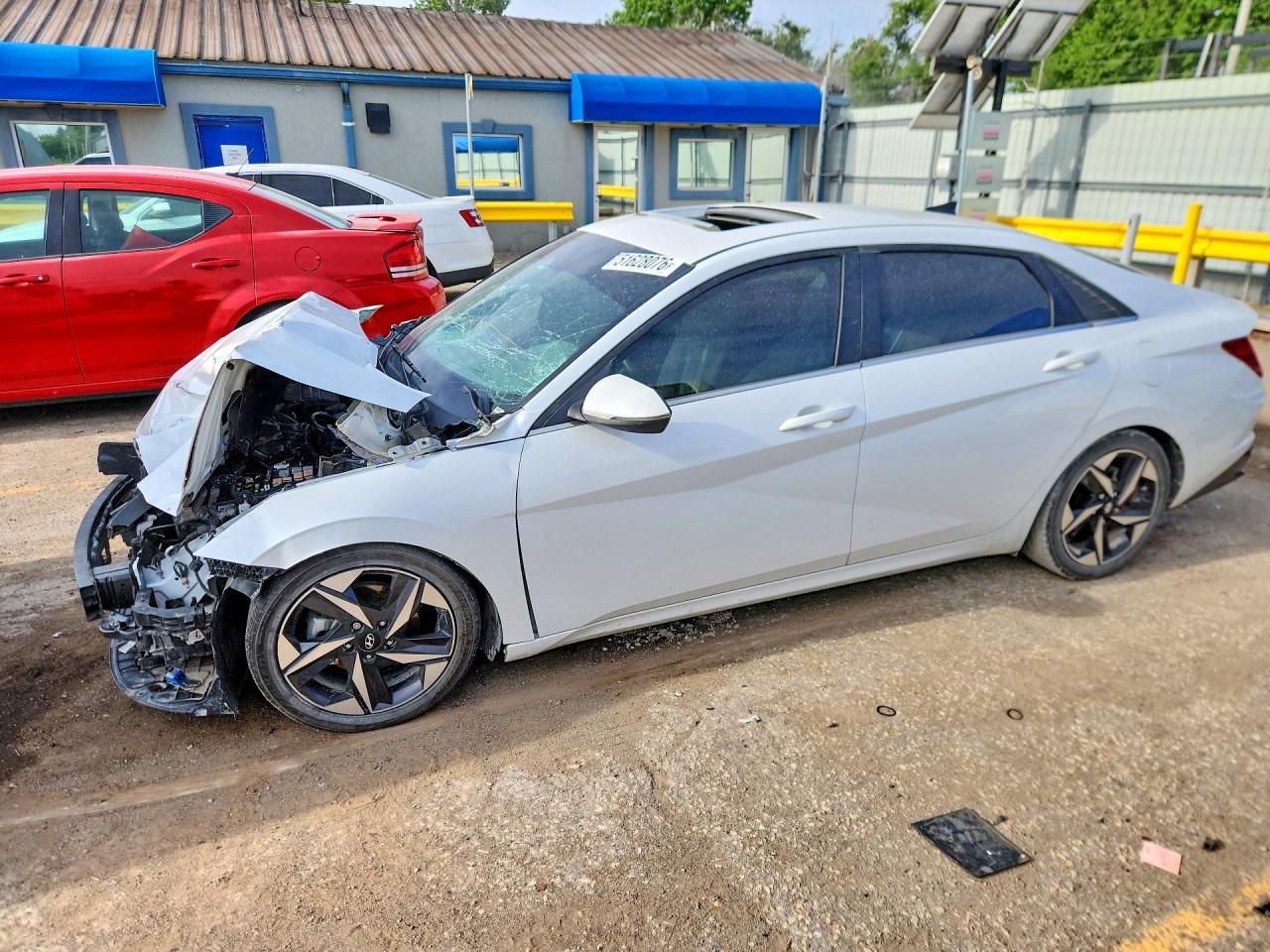 Salvage Hyundai ELANTRA Image