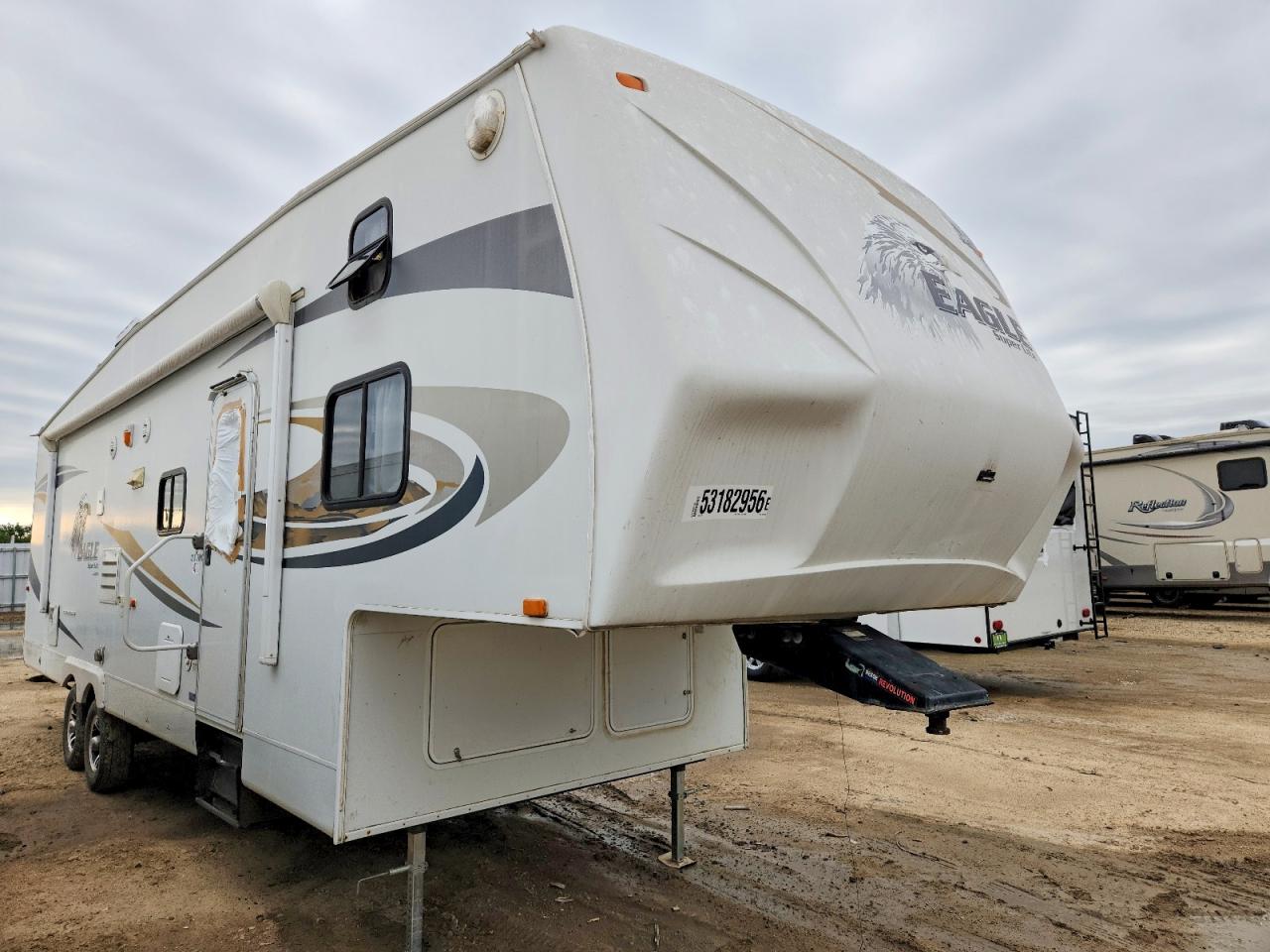 Salvage Jayco Eagle Image