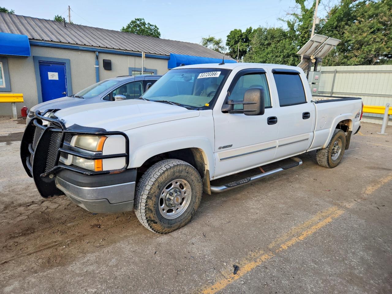 Salvage Chevrolet Silverado Image