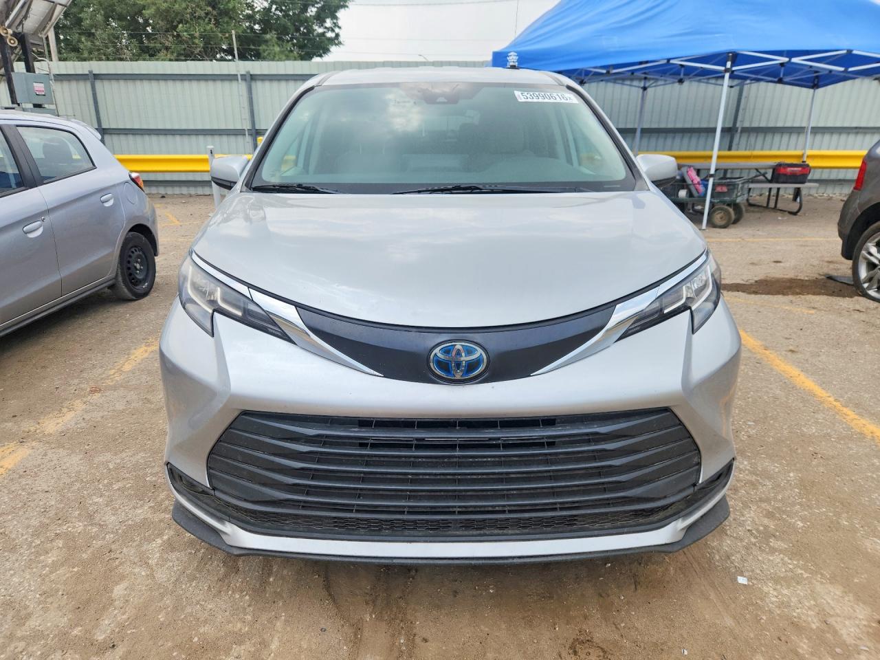 Toyota Sienna Le