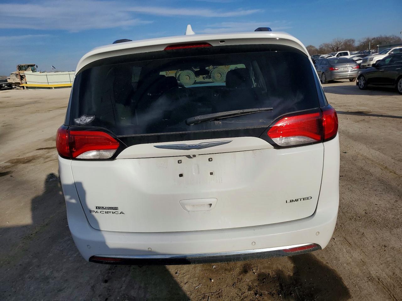 Chrysler Pacifica Limited
