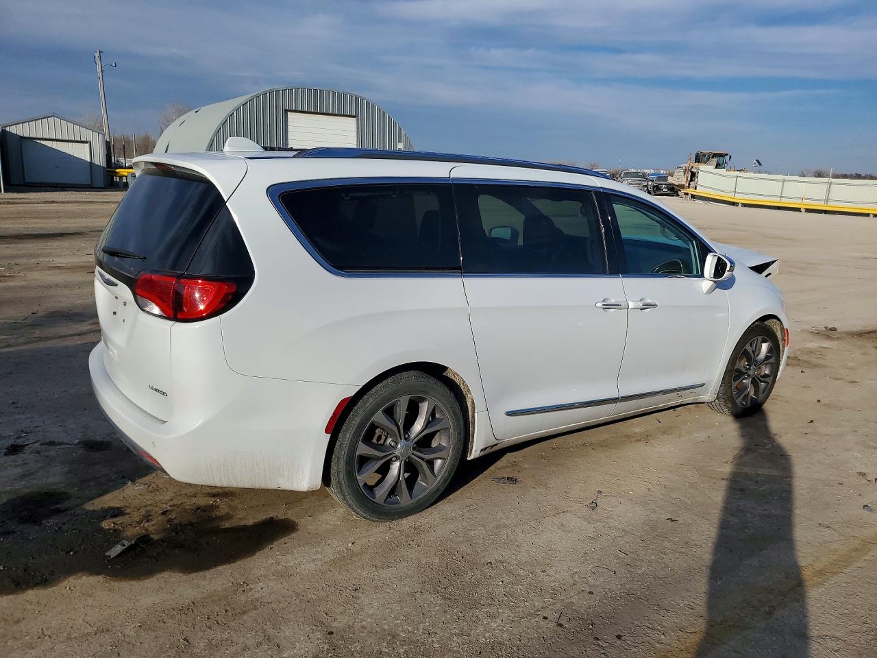 Chrysler Pacifica Limited