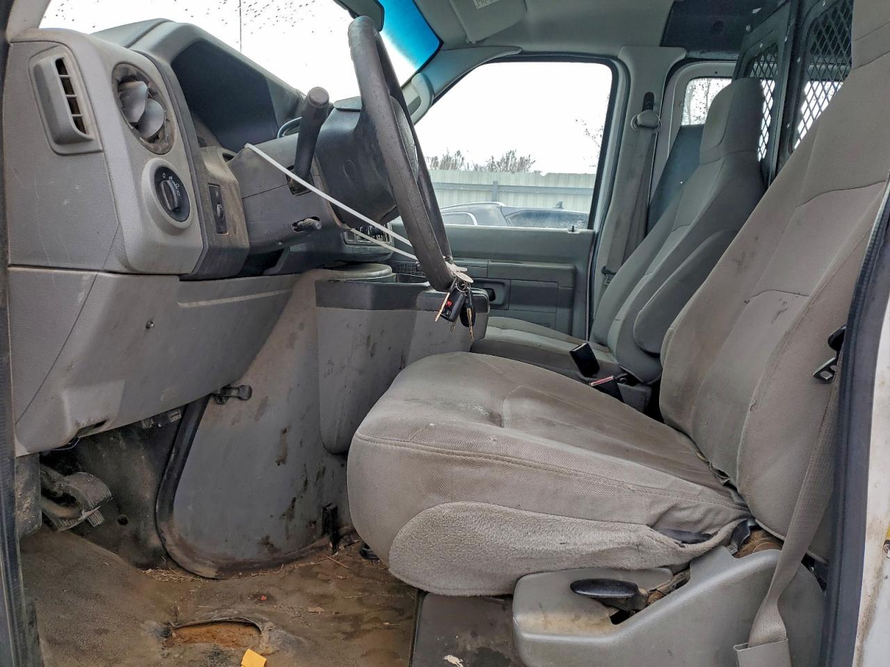 Ford Econoline E250 Van