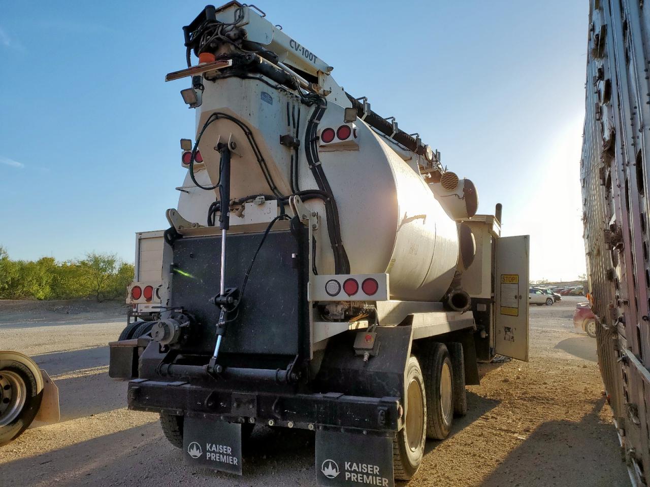 Freightliner Conventional Columbia