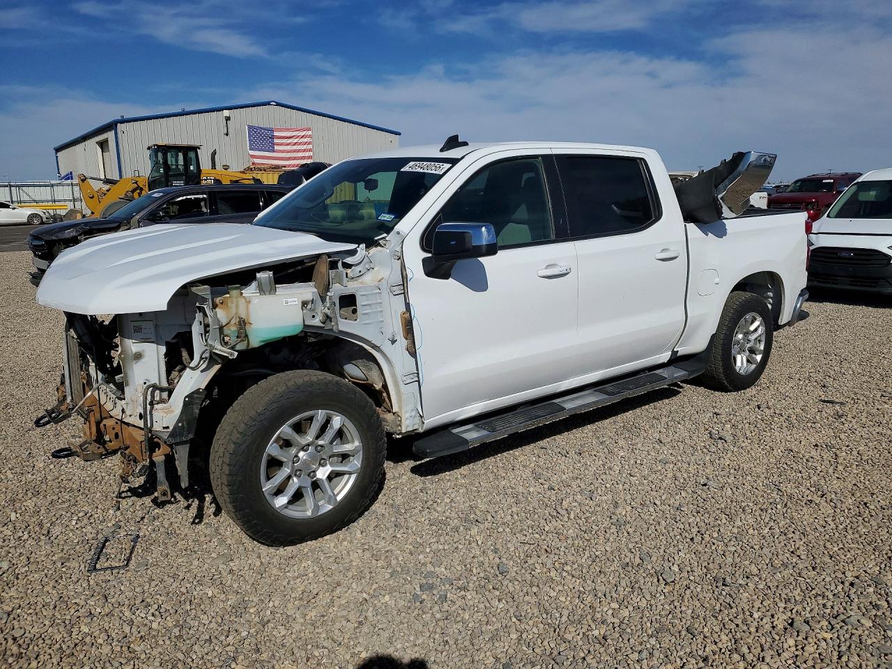 Salvage Chevrolet Silverado Image
