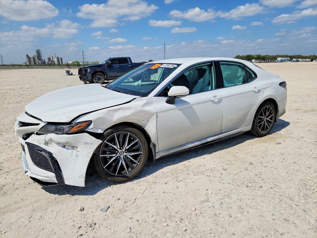 Salvage Toyota Camry Image