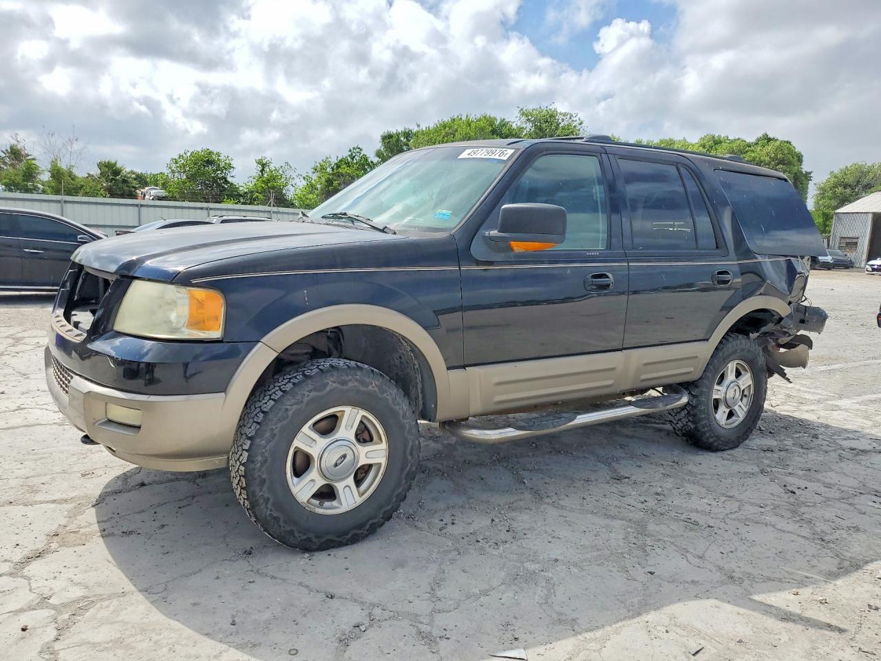 Salvage Ford Expedition Image