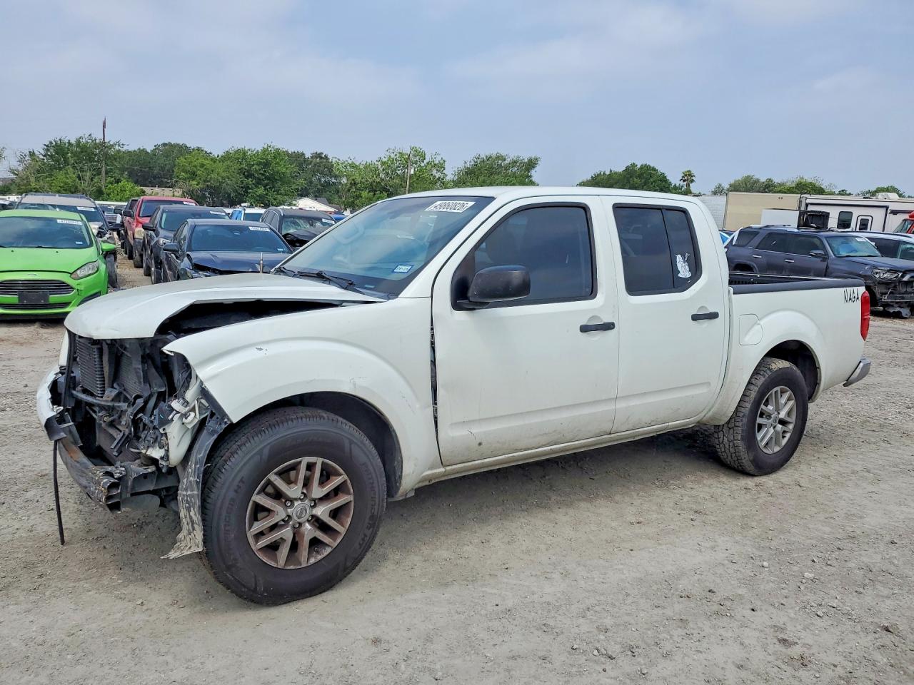 Salvage Nissan Frontier Image