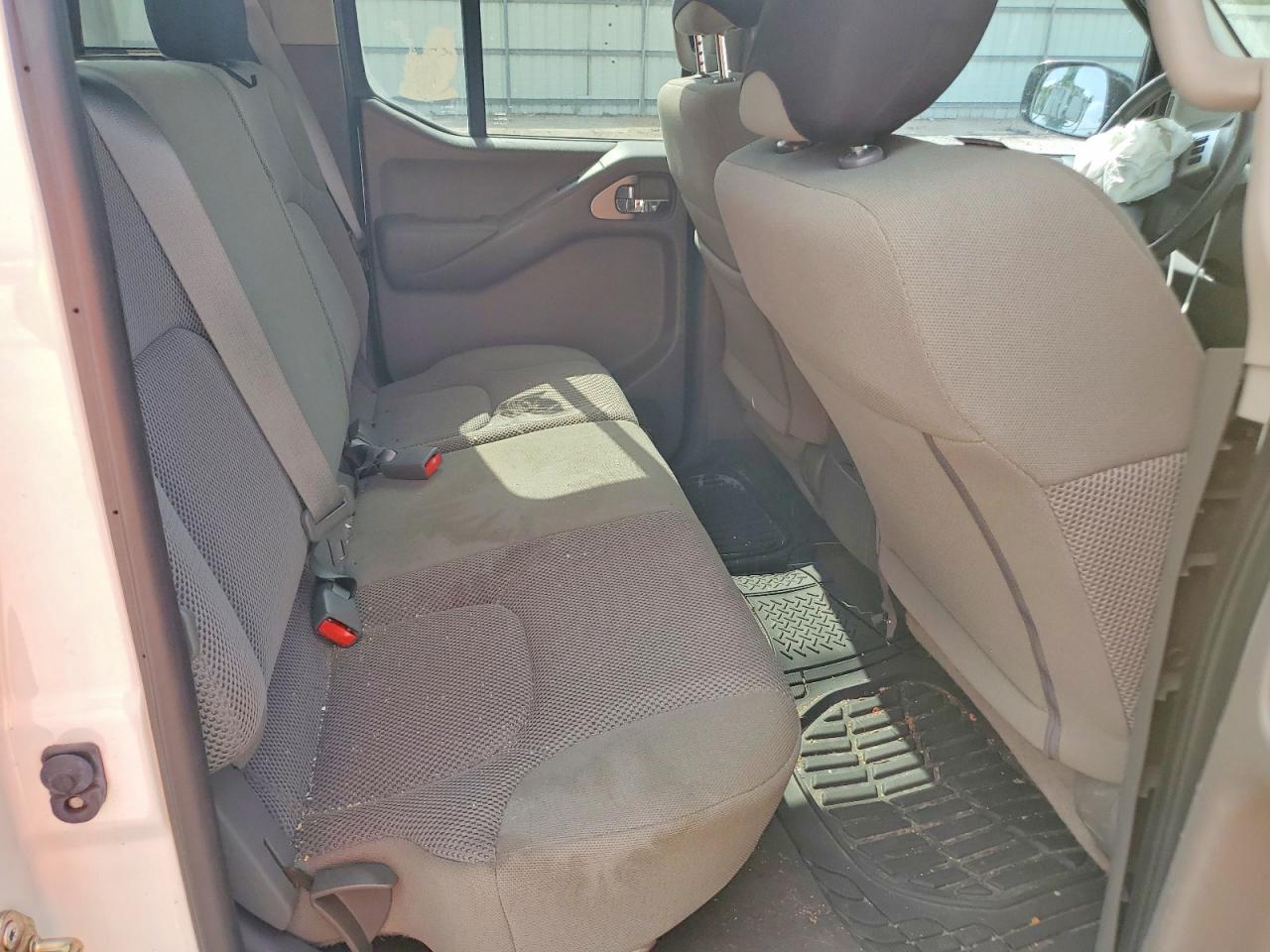 Nissan Frontier Sv