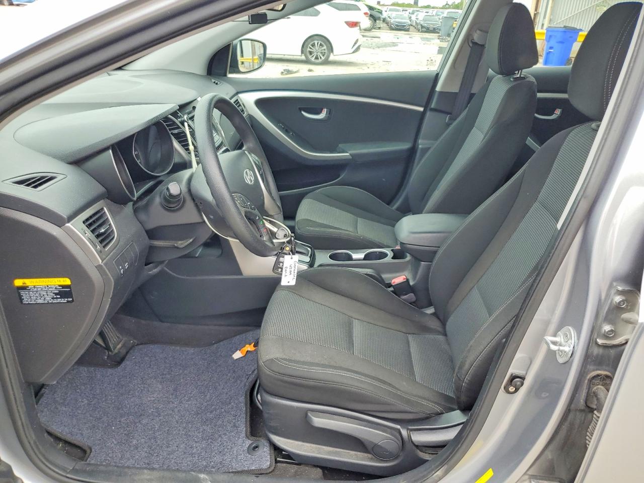 Hyundai ELANTRA Base