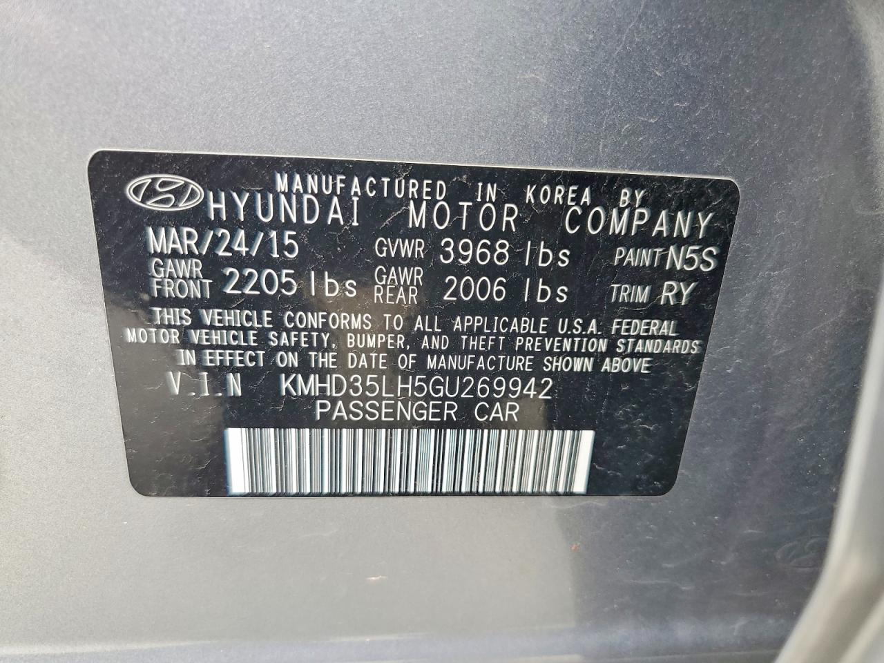 Hyundai ELANTRA Base