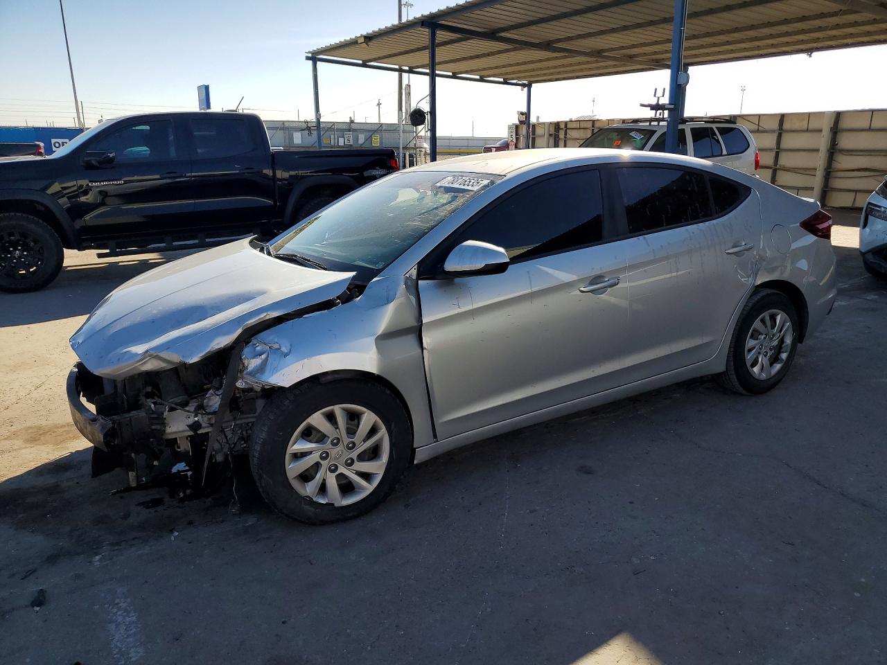 Salvage Hyundai ELANTRA Image