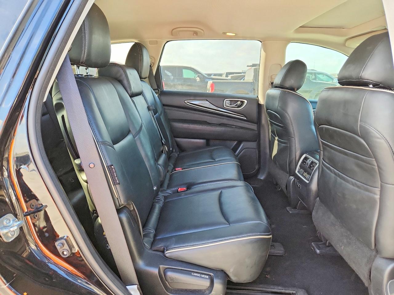 INFINITI Qx Luxe