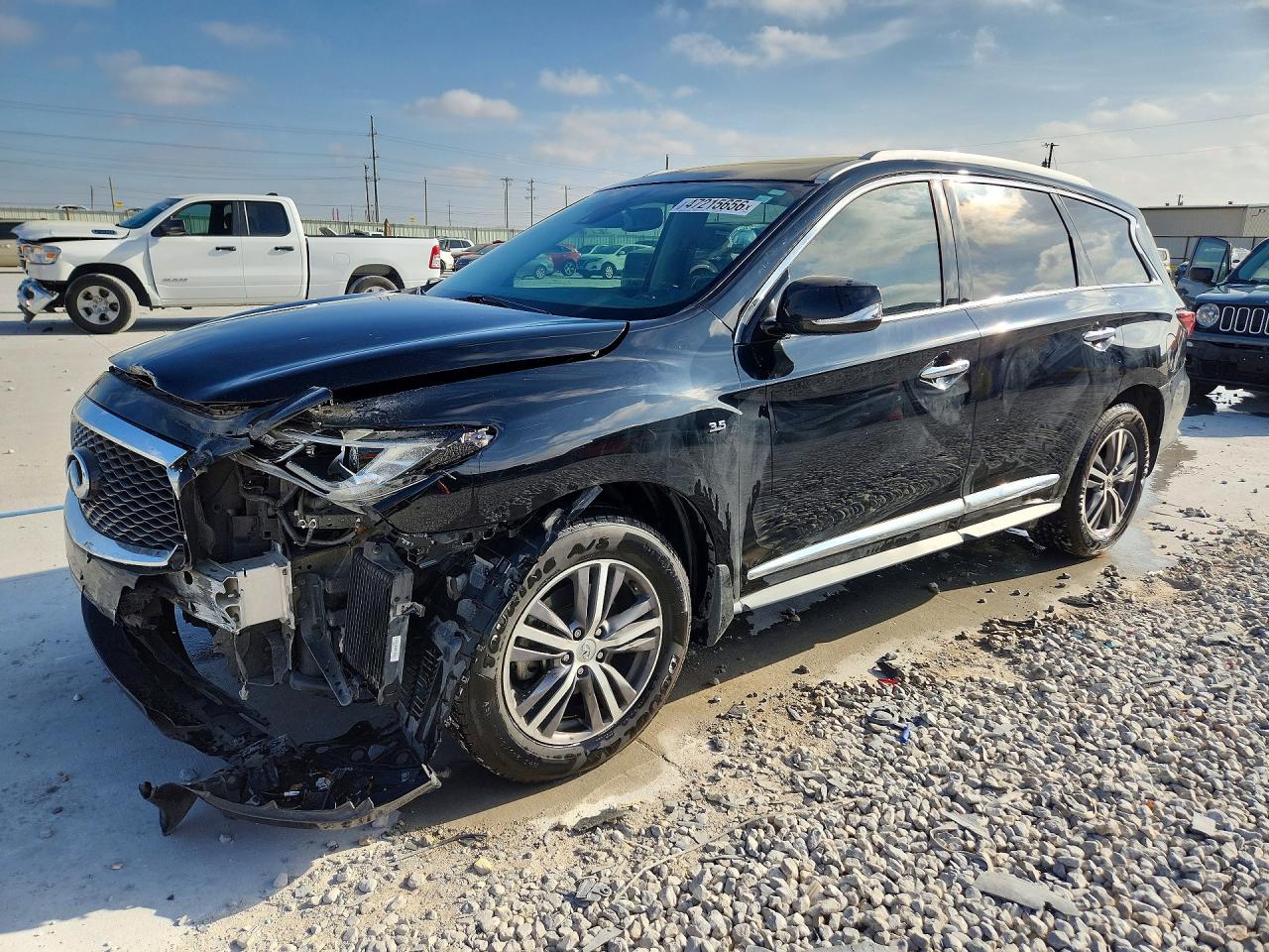Salvage INFINITI Qx Image