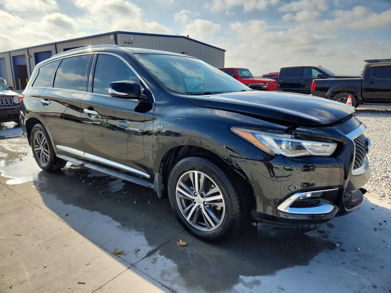 INFINITI Qx Luxe
