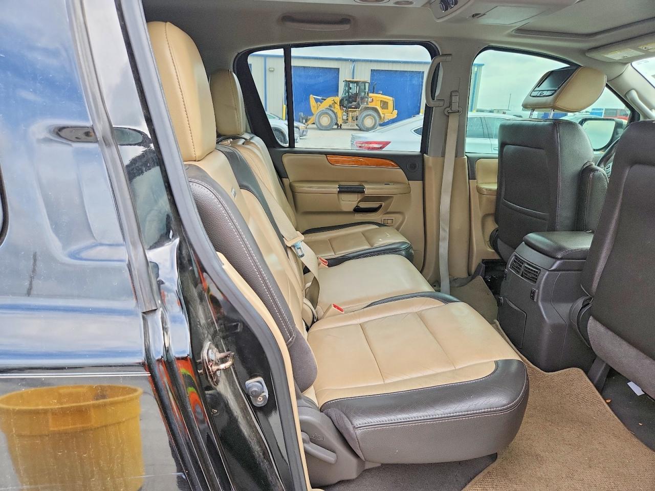 Nissan Armada Platinum