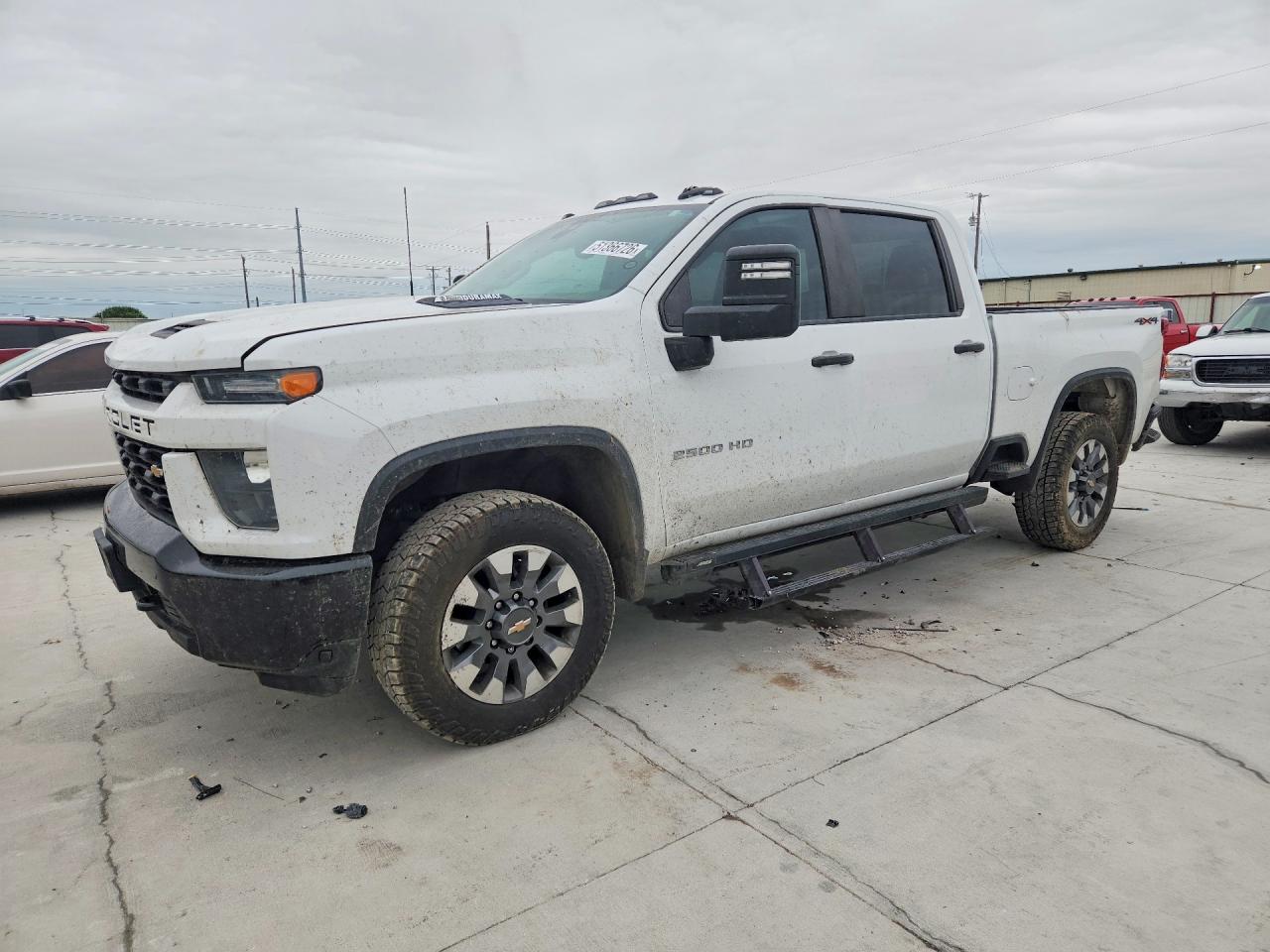 Salvage Chevrolet Silverado Image