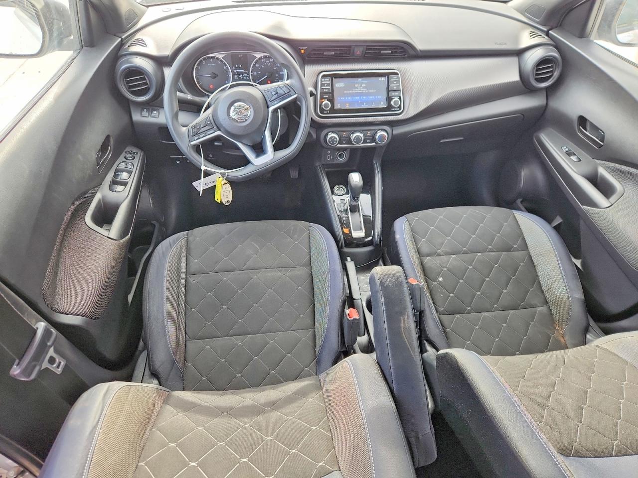 Nissan Kicks S