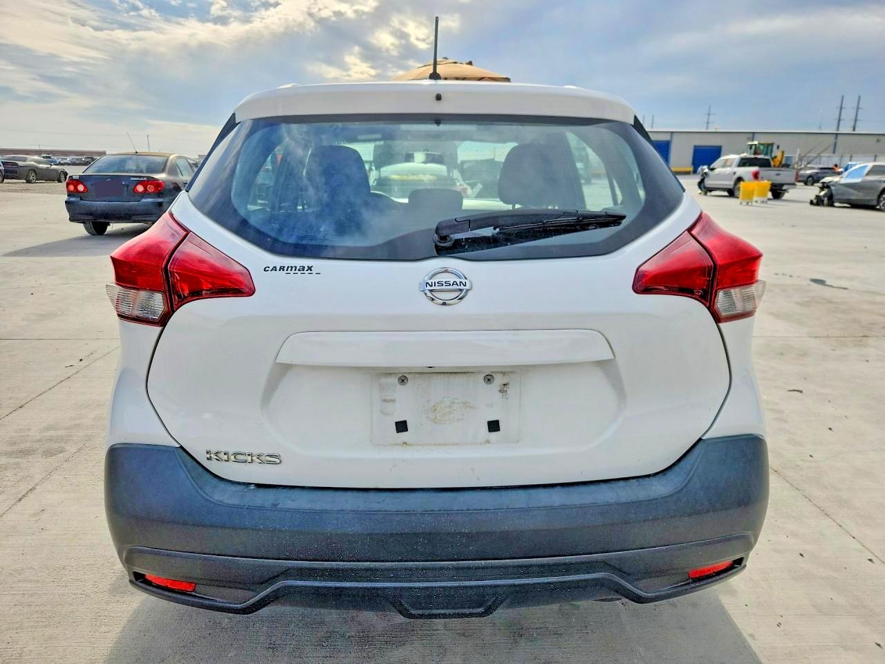 Nissan Kicks S