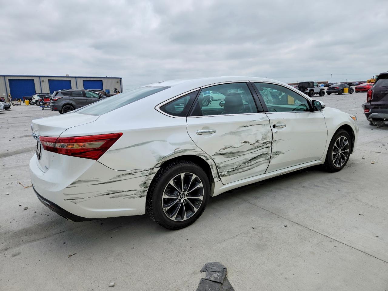 Toyota Avalon Xle