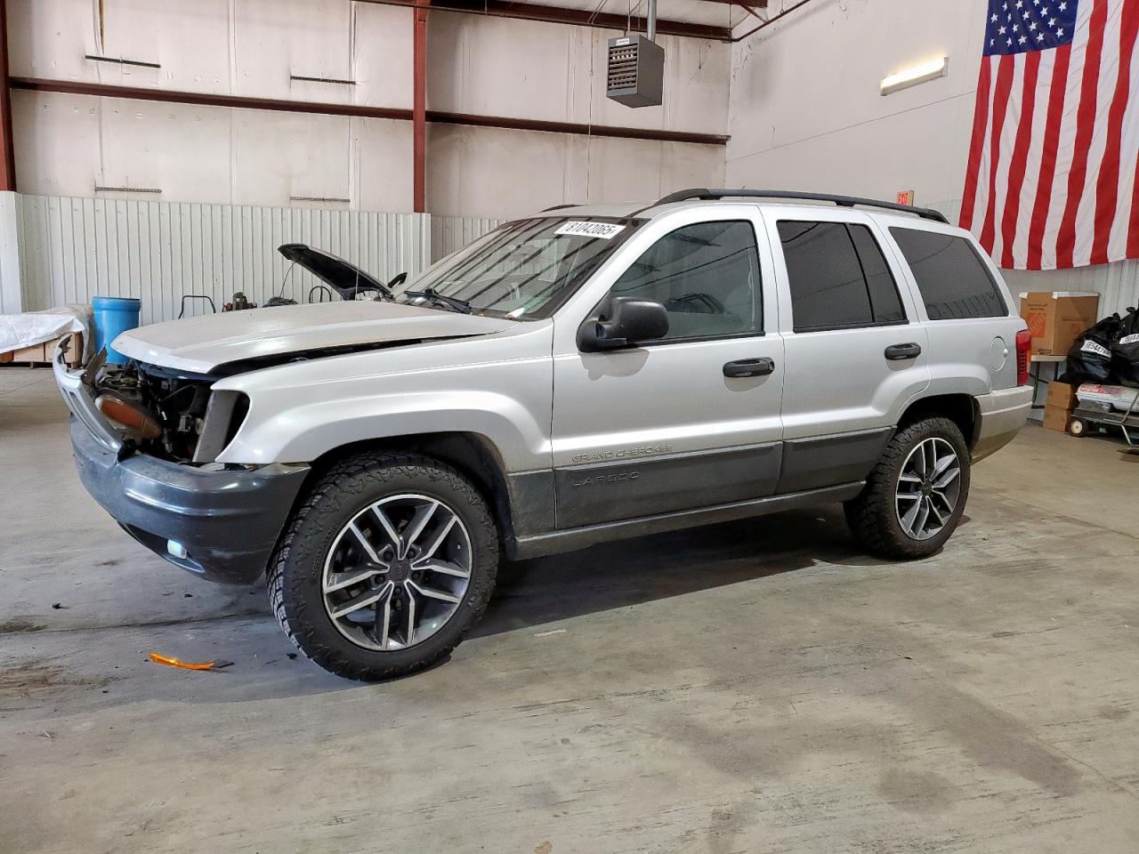 Salvage Jeep Grand Cherokee Image