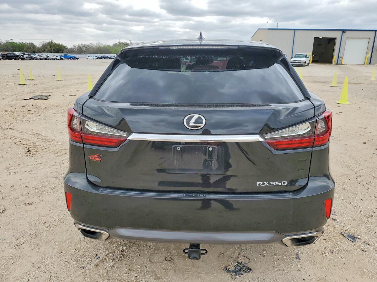 Lexus RX Base