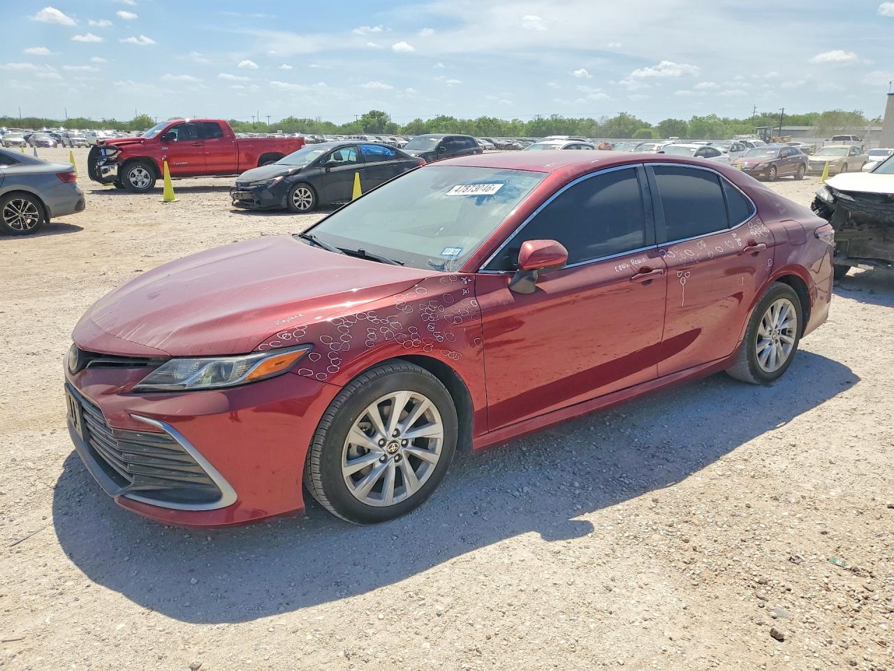 Salvage Toyota Camry Image