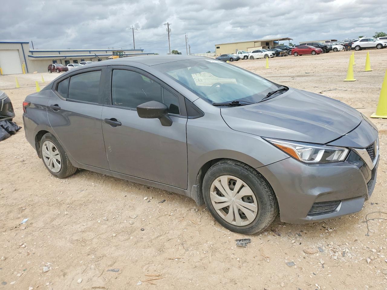Nissan Versa