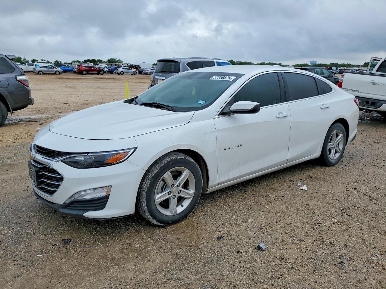 Salvage Chevrolet Malibu Image
