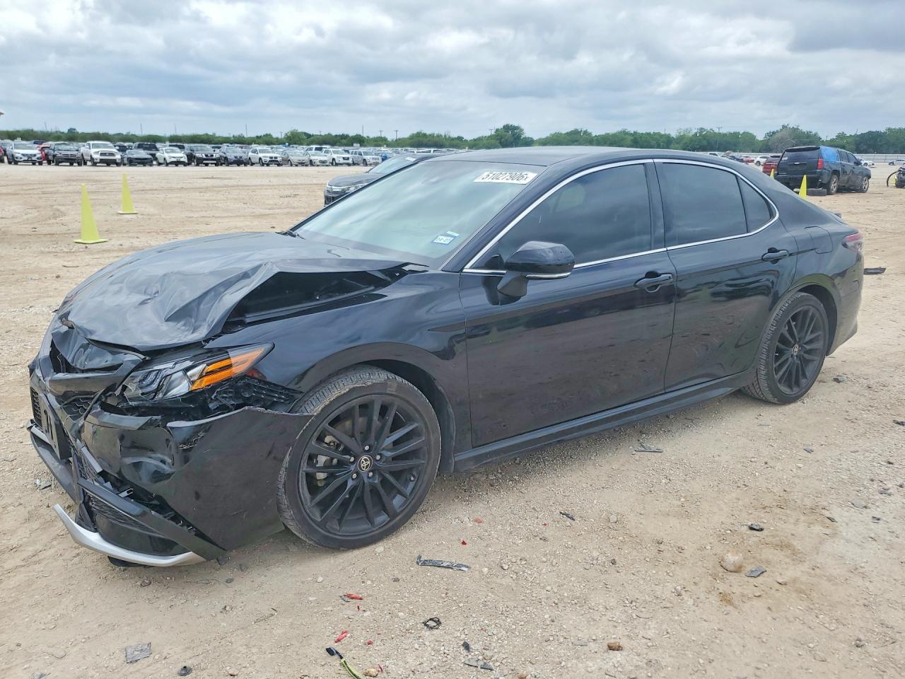 Salvage Toyota Camry Image