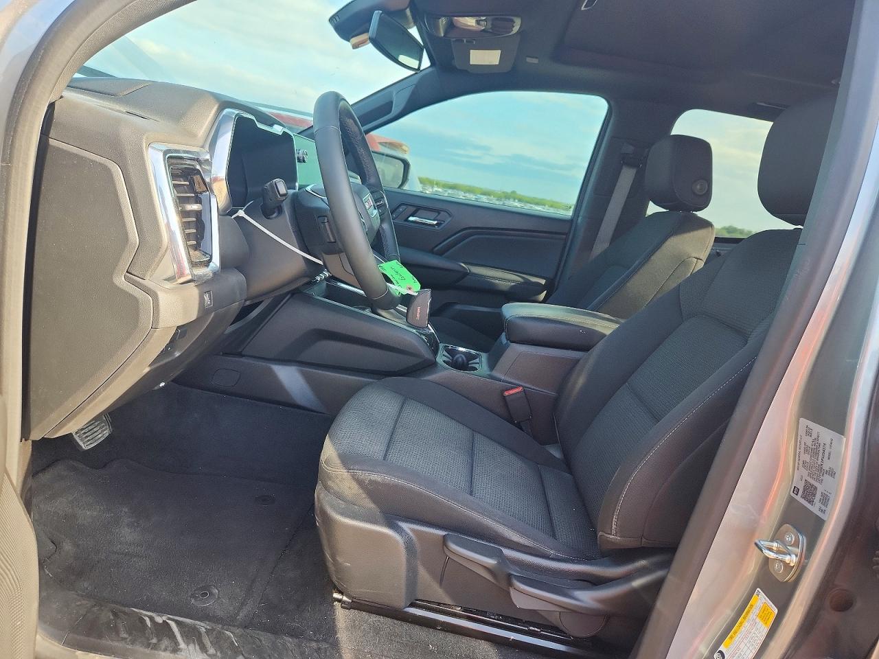 GMC Canyon Elevation