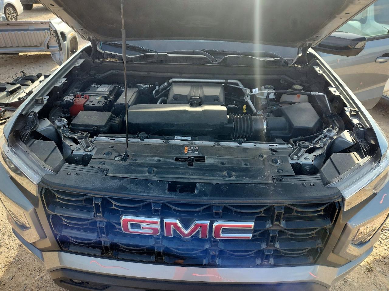 GMC Canyon Elevation