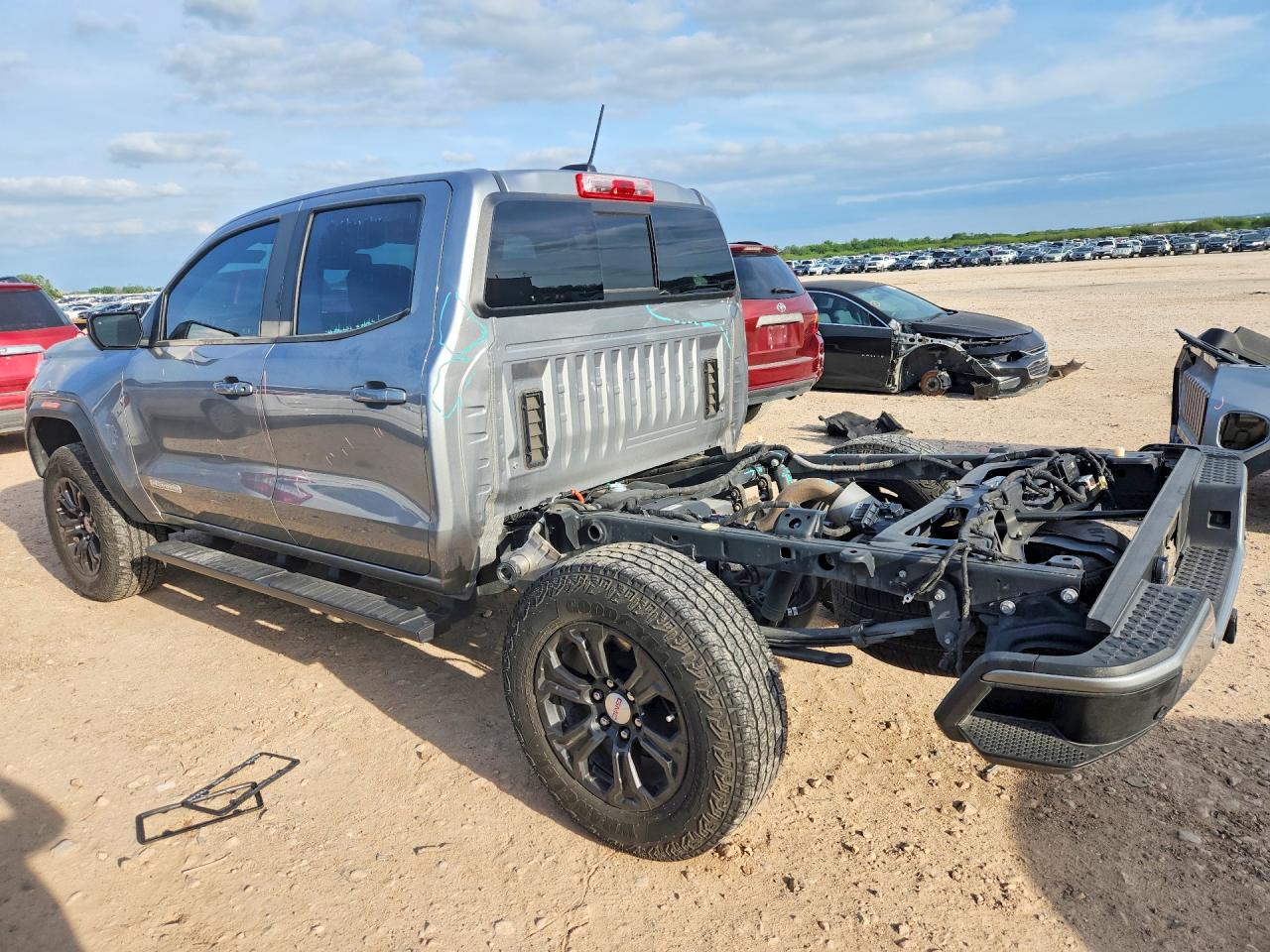 GMC Canyon Elevation