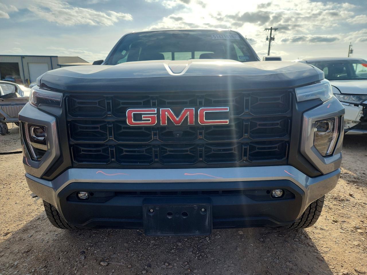 GMC Canyon Elevation